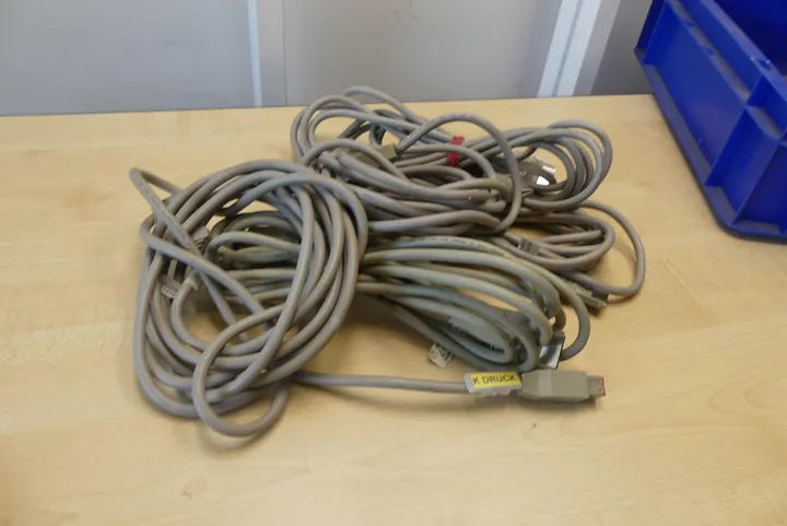 Konvolut Datenkabel/Verlängerungskabel Umfang: nur der Inhalt, ohne Kiste